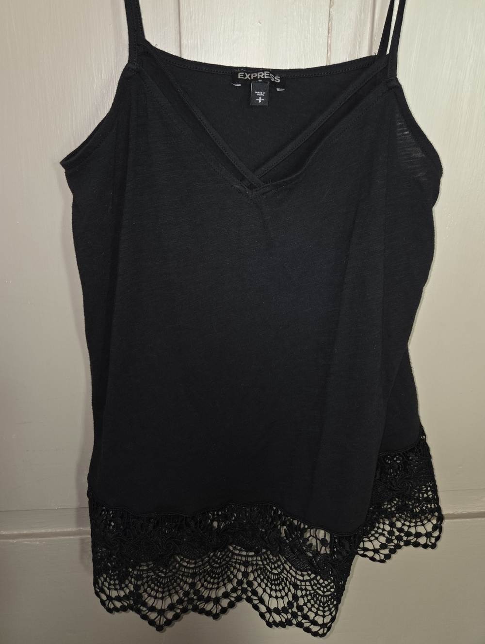 Express Women’s Black Lace-Trim Cami Tank